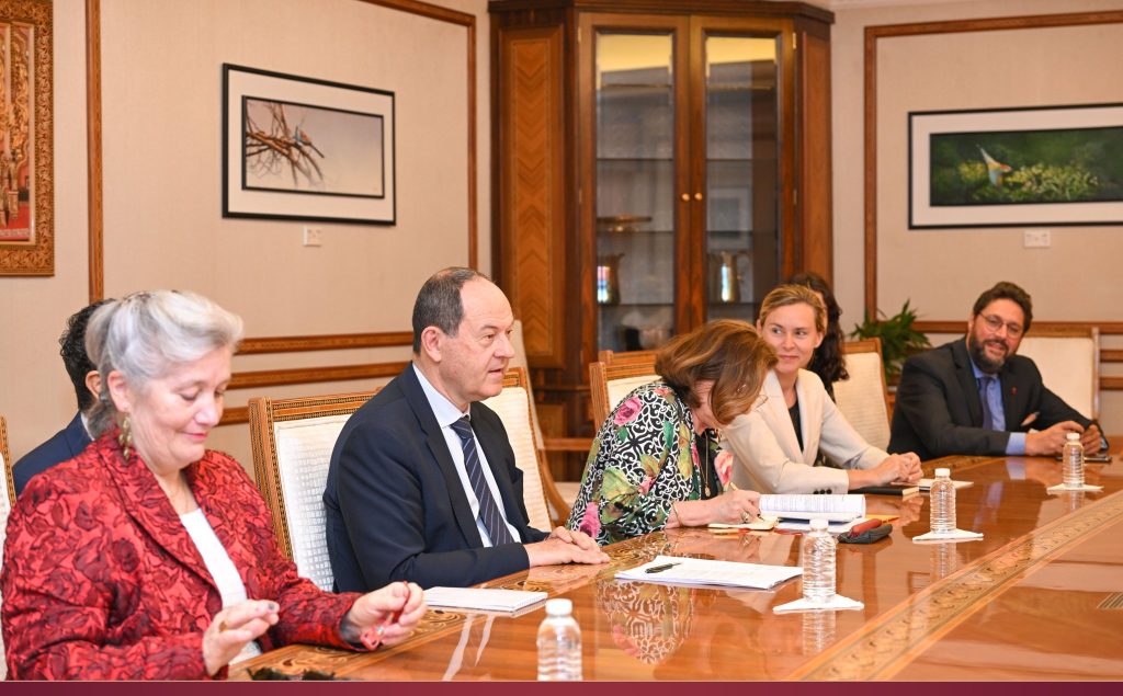 His-Excellency-Mohammed-with-the-French-delegation-3