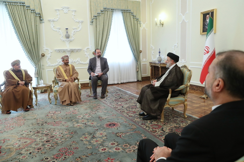 Oman-Foreign-minister-meets-iranian-president