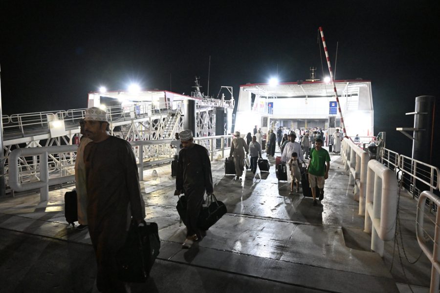 245 citizens returns from Iran via Bandar Abbas 245 citizens returns from Iran via Bandar Abbas