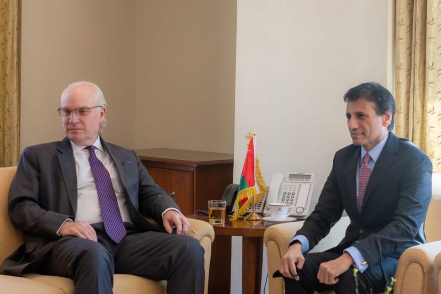 Oman’spermanentrepresentativetotheUnitedNationsinNewYorkmeetsUSSpecialEnvoyforYemen Oman'spermanentrepresentativetotheUnitedNationsinNewYorkmeetsUSSpecialEnvoyforYemen