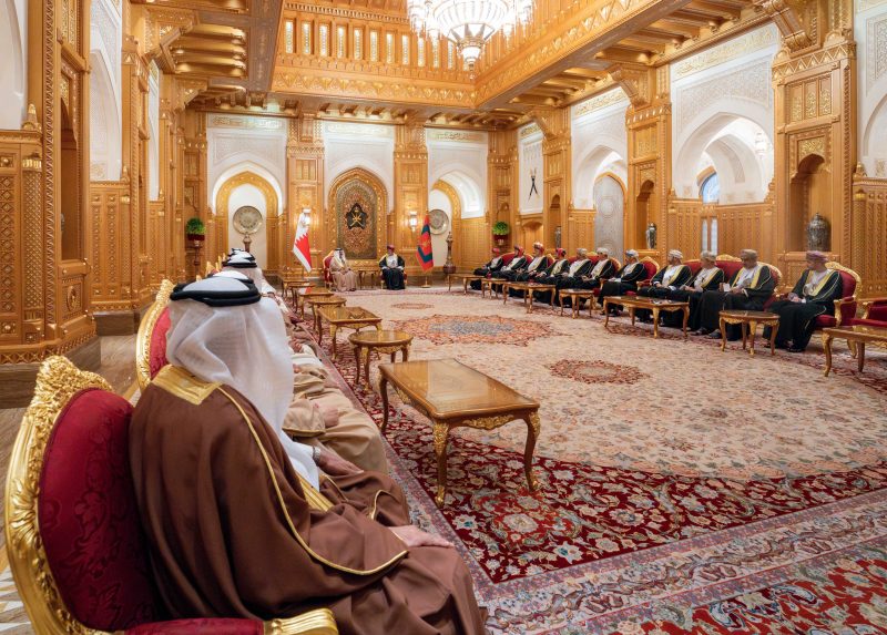 جلالةُ السُّلطان وملكُ البحرين يعقدان جلسةَ مباحثات 