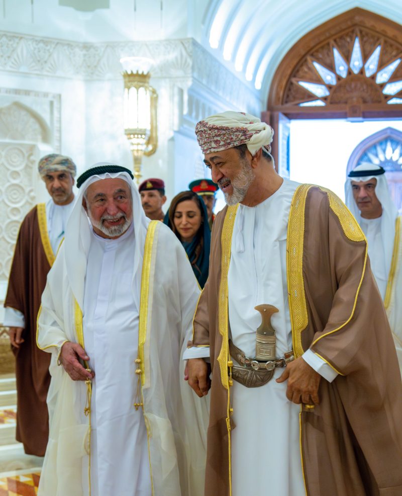 جلالة السُّلطان المعظّم يستقبل حاكم الشارقة 
