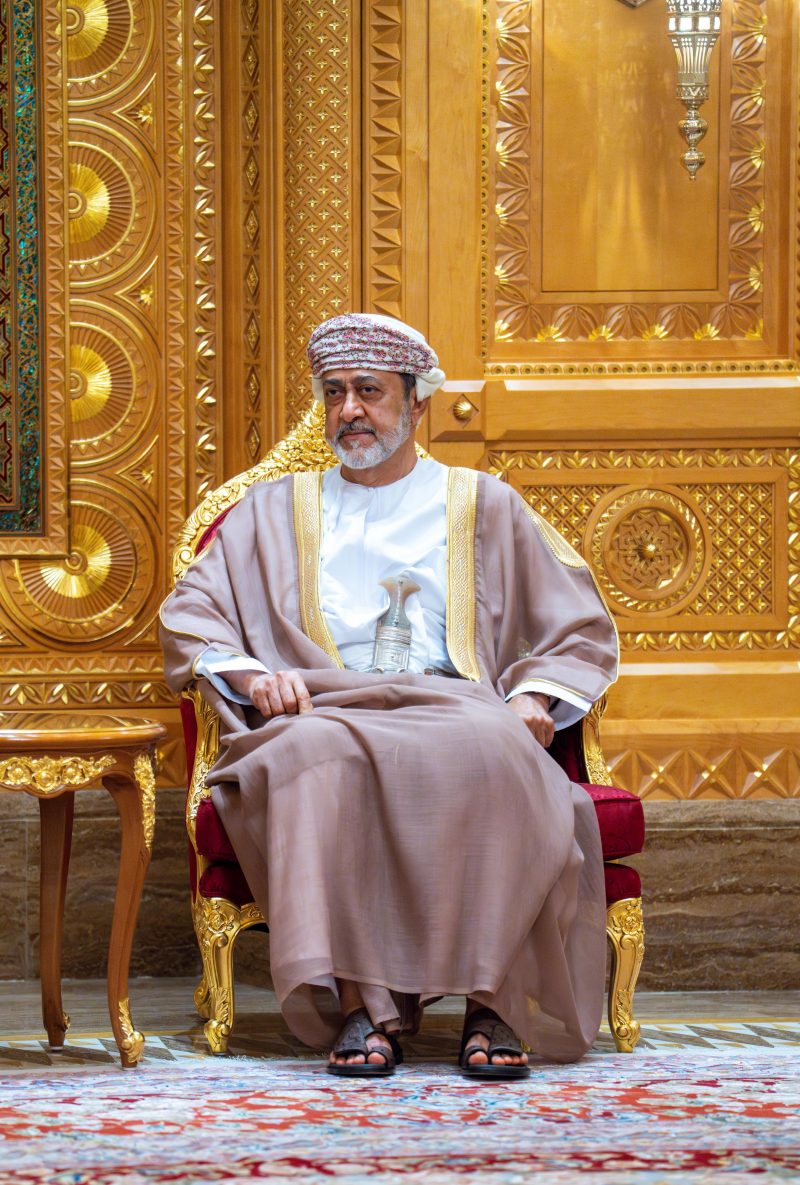 جلالة السُّلطان المعظّم يستقبل حاكم الشارقة 