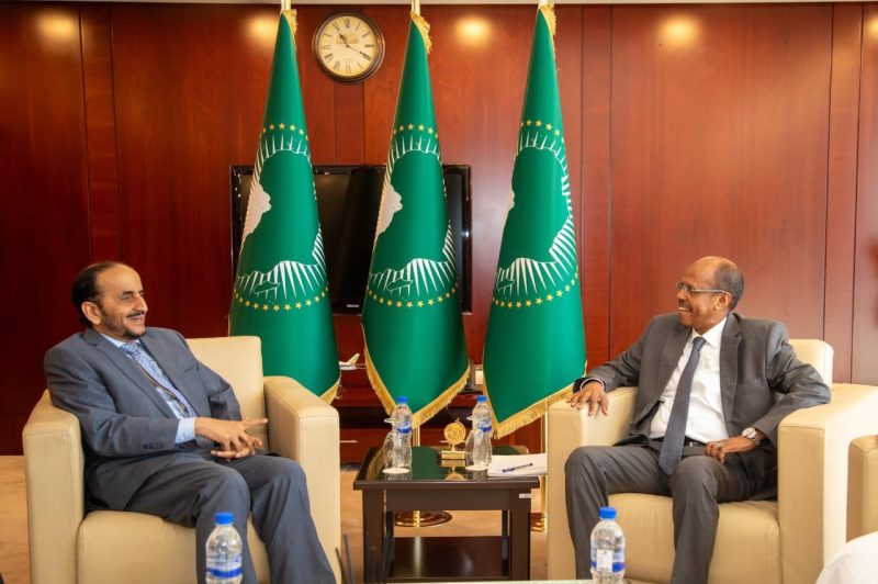 رئيس مفوضية الاتحاد الأفريقي يستقبل وكيل وزارة الخارجية للشؤون السياسية