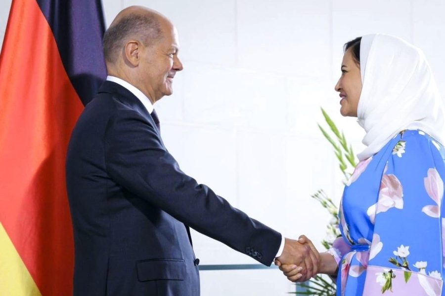 Ambassdor meets German Chancellor Ambassador meets German Chancellor