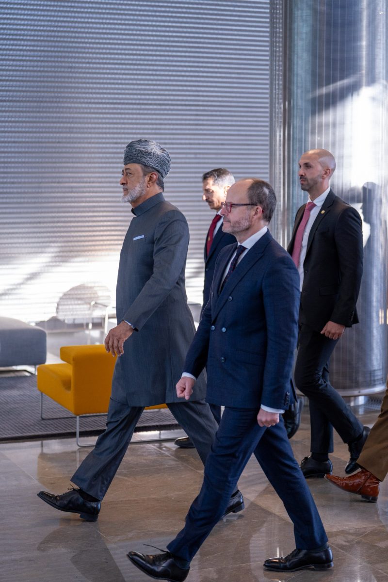 جلالةُ السُّلطان المُعظم يصل إسبانيا