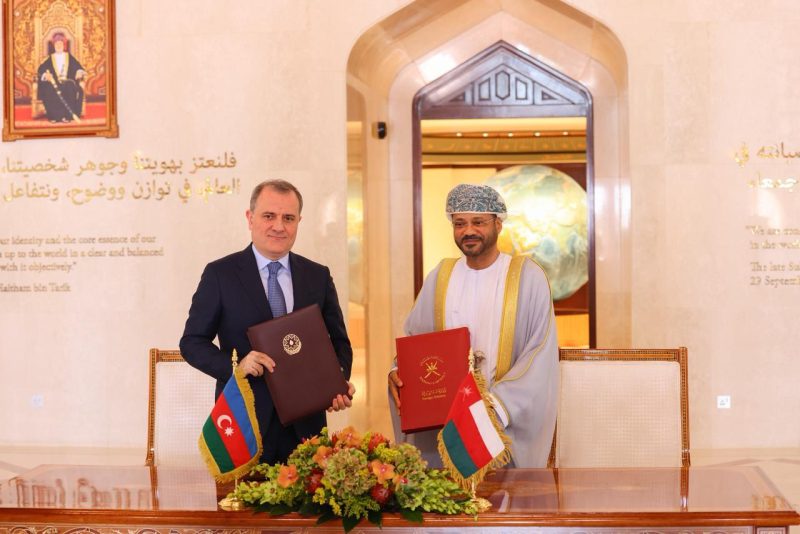 Minister meets Azerbaijani counterpart