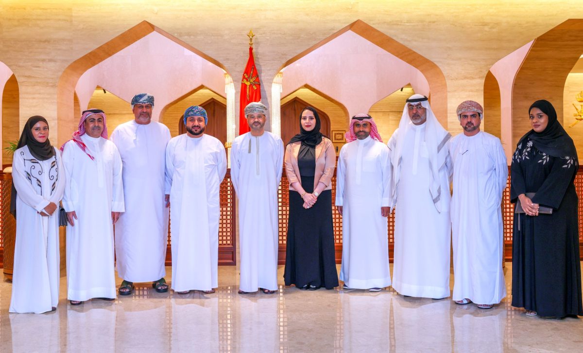 معالي السيد وزير الخارجية يستقبل رئيسة جمعية الصداقة العمانية البحرينية