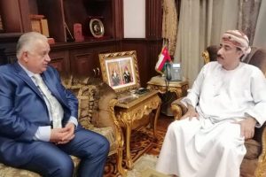 مصر: السفير يناقش فرص الاستثمار في سلطنة عمان مع رئيس مجموعة هالون العالمية