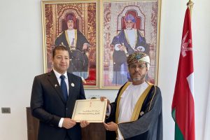 السنغال: السفير يسلم البراءة السلطانية للقنصل الفخري في كوت ديفوار