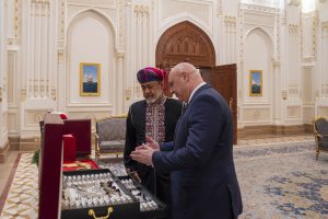 جلالةُ السُّلطان يُقيم مأدبة عشاء رسميّةً تكريمًا لفخامة الرئيس اللُّبناني