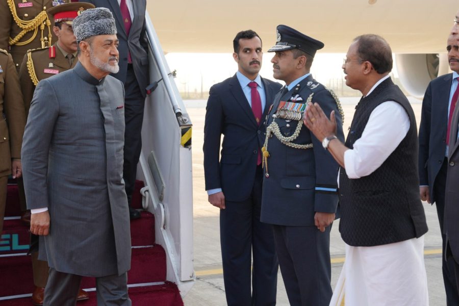GBY2LKQWwAAzAkG His Majesty Sultan Haitham bin Tariq the Great arrives in the Republic of India