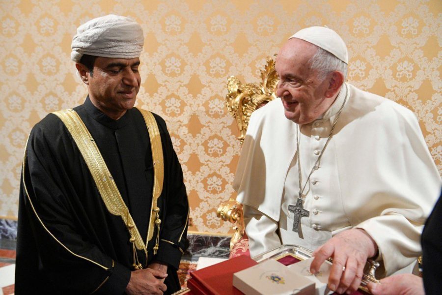 PopeAmbassador His Excellency Ambassador Mahmoud bin Hamad Al Hasani, Ambassador of the Sultanate of Oman to the Swiss Confederation, presented his credentials to His Holiness Pope Francis, Head of State of the Vatican City, as Ambassador Extraordinary and Non-Resident Plenipotentiary to the Vatican.