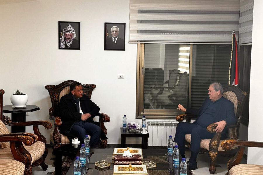 GEHjYP2XcAAooJQ Palestine: Chargé d'Affairs of the Embassy of the Sultanate of Oman meets with the President of the Palestinian National Council