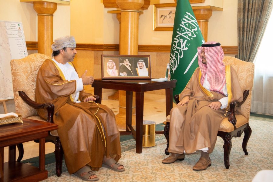 GEm_zp9WwAArAAv Makkah Al-Mukarramah: His Excellency the Consul General of the Sultanate of Oman meets with His Highness the Deputy Emir of the region
