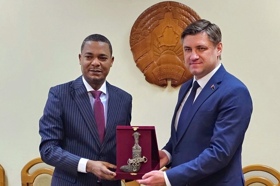 Belarus: The Minister of Trade and Antimonopoly receives the Ambassador of the Sultanate of Oman Belarus: The Minister of Trade receives Oman Ambassador