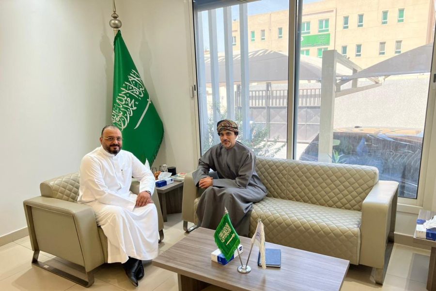 GIqK6iMX0AA_0lq السعودية : السفير يلتقي الرئيس التنفيذي للشركة السعودية للأسماك