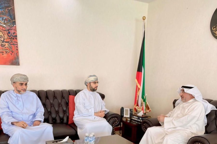 Kuwait: The Minister of Education and the Minister of Higher Education and Scientific Research receives the Ambassador of the Sultanate of Oman Kuwait: The Minister of Education and the Minister of Higher Education and Scientific Research receives the Ambassador of the Sultanate of Oman