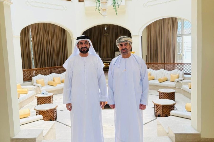 GSshxQWWYAAIOoW UAE: The Ambassador of the Sultanate of Oman meets with a member of the Federal National Council and Chairman of the Parliamentary Friendship Committee between the UAE and the Gulf Cooperation Council countries