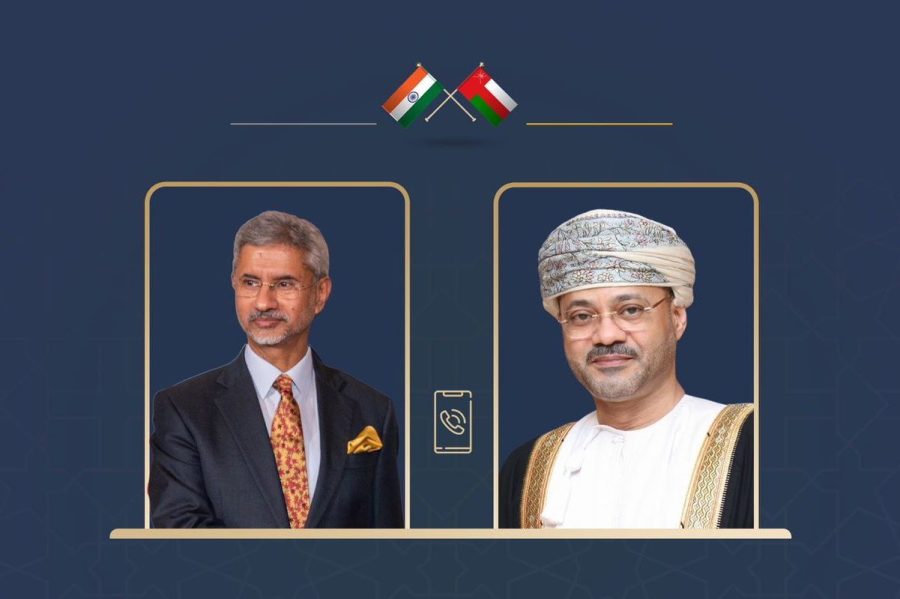 GTGLviTXcAA16yA The Foreign Minister makes a phone call with the Indian Minister of External Affairs.