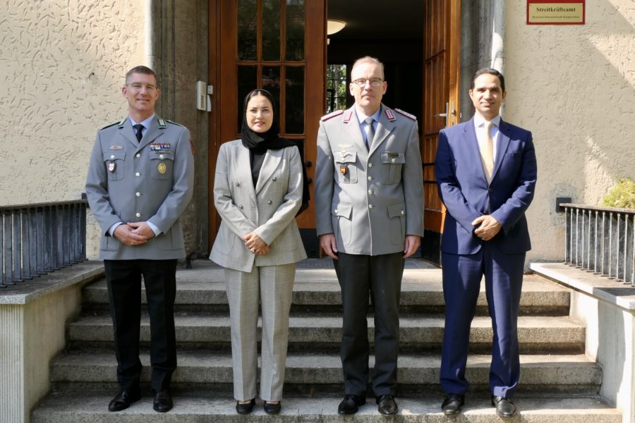 لقاءات سفيرة عُمان في برلين بمدير التعاون الدولي في وزارة الدفاع oman Ambassador meeting at Germany's Julius Leber Armed Forces