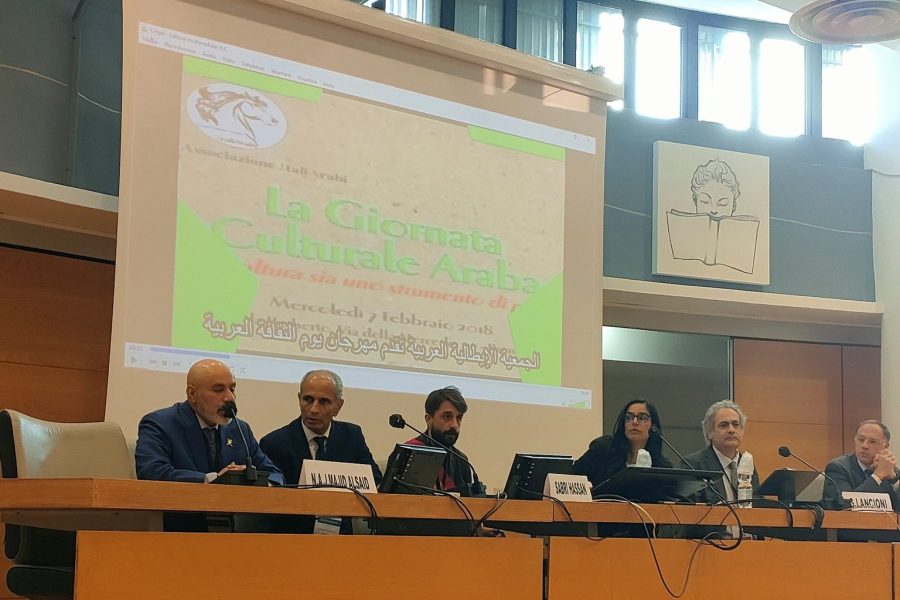 إيطاليا: سفارة سلطنة عُمان تحتفي باليوم العالمي للغة العربية بالتعاون مع الجمعية الإيطالية العربية إيطاليا: سفارة سلطنة عُمان تحتفي باليوم العالمي للغة العربية بالتعاون مع الجمعية الإيطالية العربية