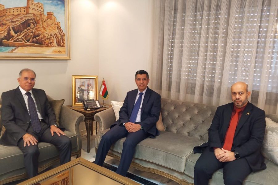 تونس: سفير سلطنة عُمان يبحث التعاون الاقتصادي مع المبعوث الخاص للبنك الأفريقي للتنمية تونس: سفير سلطنة عُمان يبحث التعاون الاقتصادي مع المبعوث الخاص للبنك الأفريقي للتنمية