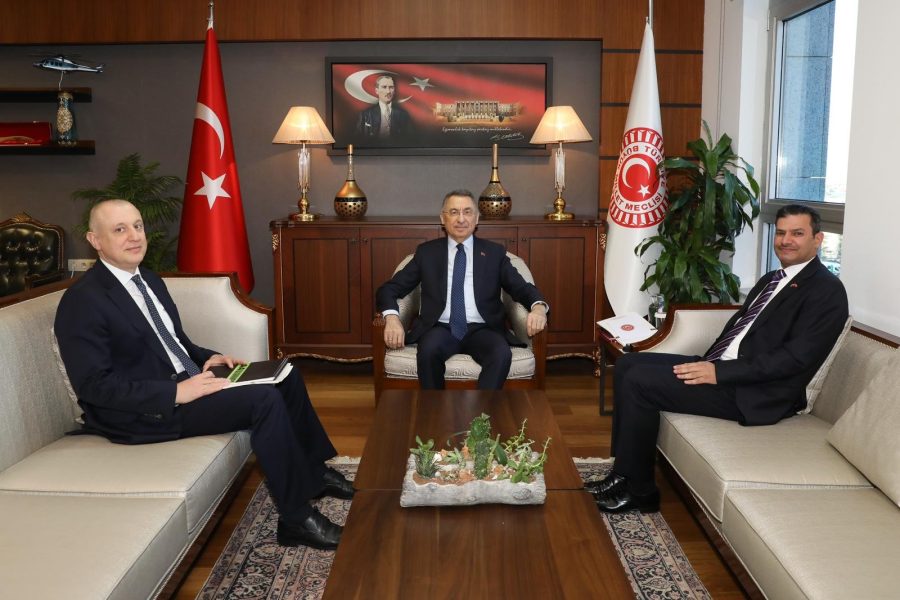 تركيا: سفير سلطنة عُمان يبحث تعزيز التعاون البرلماني مع رئيس لجنة الشؤون الخارجية بالبرلمان التركي تركيا: سفير سلطنة عُمان يبحث تعزيز التعاون البرلماني مع رئيس لجنة الشؤون الخارجية بالبرلمان التركي