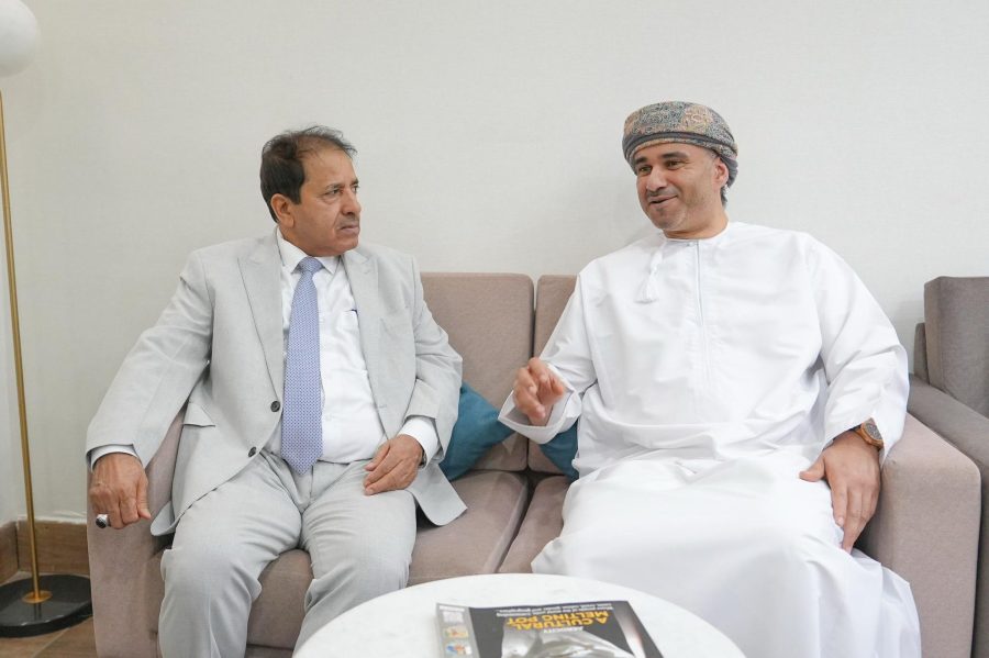 سفير سلطنة عُمان في الهند يستقبل رئيس هيئة الوثائق والمحفوظات الوطنية لبحث التحضيرات للمعرض الوثائقي المشترك سفير سلطنة عُمان في الهند يستقبل رئيس هيئة الوثائق والمحفوظات الوطنية لبحث التحضيرات للمعرض الوثائقي المشترك