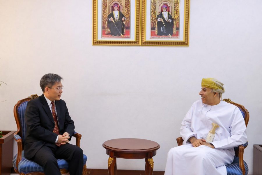وكيل وزارة الخارجية للشؤون الإدارية والمالية يستقبل السفير الصيني المعين وكيل وزارة الخارجية للشؤون الإدارية والمالية يستقبل السفير الصيني المعين