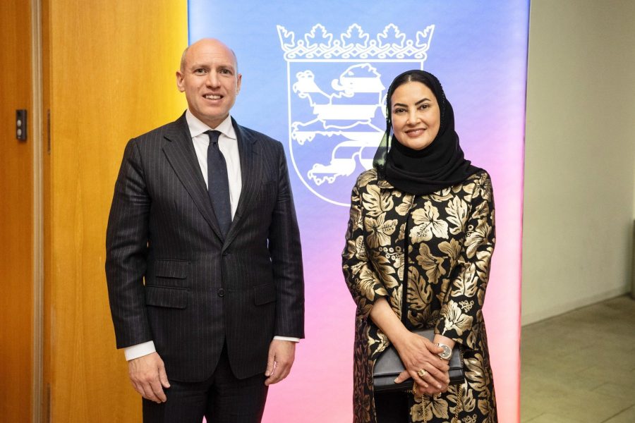 ألمانيا: سفيرة سلطنة عُمان تبحث سبل تعزيز التعاون مع ولاية هيسن الألمانية ألمانيا: سفيرة سلطنة عُمان تبحث سبل تعزيز التعاون مع ولاية هيسن الألمانية