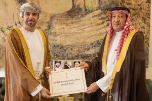 المملكة العربية السعودية: سعادة السيد نجيب البوسعيدي يقدّم نسخة من أوراق اعتماده سفيرًا لسلطنة عُمان
