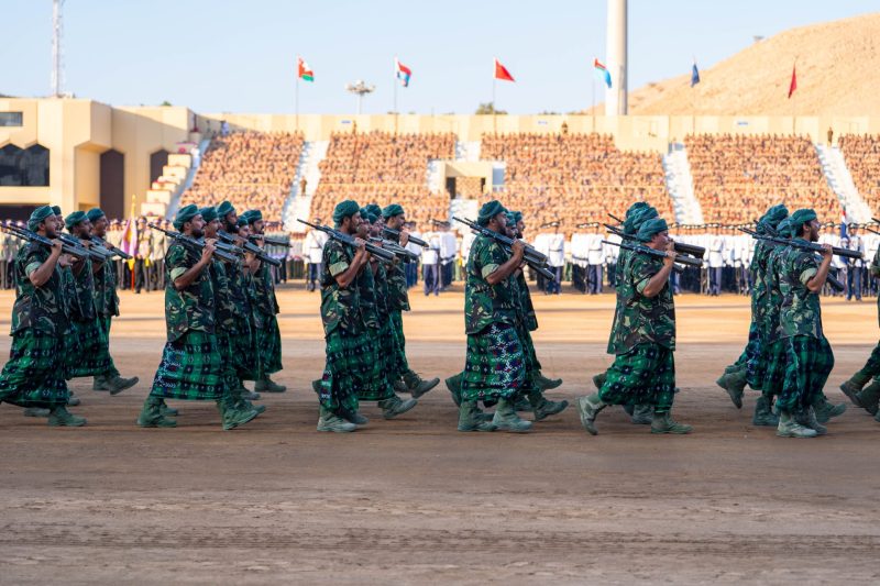 جلالةُ السُّلطان المعظّم القائدُ الأعلى يشملُ برعايته السّامية الاستعراضَ العسكريَّ الكبيرَ بمناسبة اليوم الوطنيّ المجيد