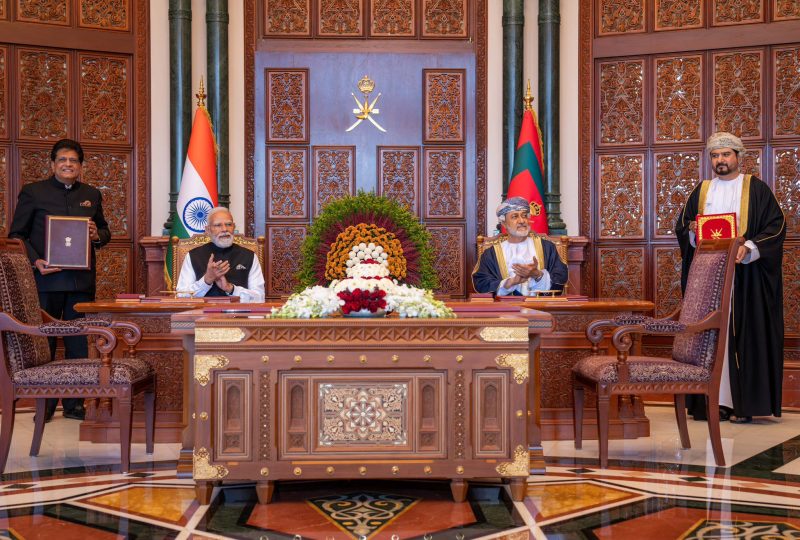 جلالةُ السُّلطان المُعظّم ودولة رئيس الوزراء الهندي يشهدان توقيع اتفاقية الشراكة الاقتصادية الشاملة