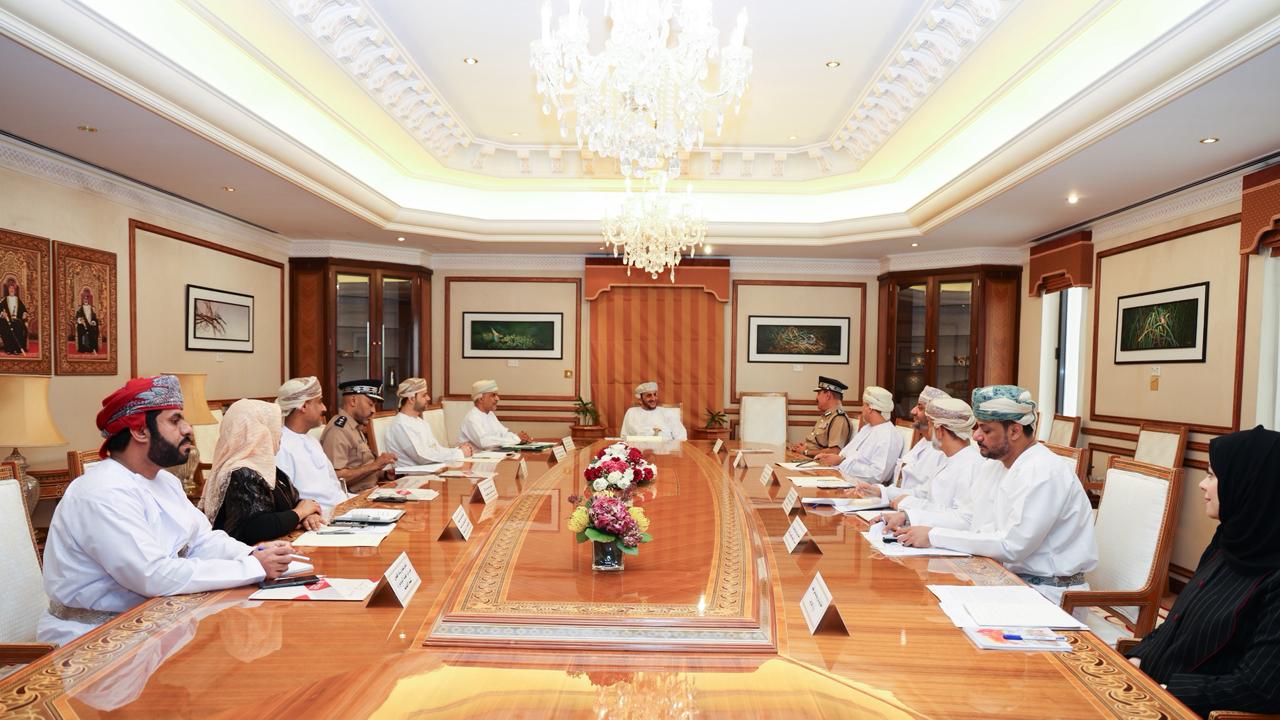 اللجنة الوطنية لمكافحة الاتجار بالبشر تعقد اجتماعها الدوري برئاسة وكيل الوزارة للشؤون السياسية