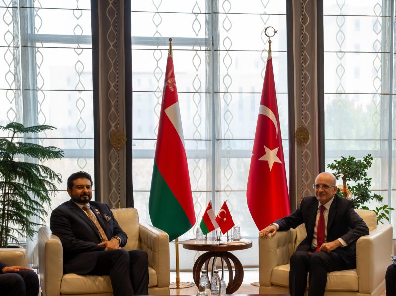 اللجنةُ العُمانيّة التركيّة المُشتركة تستعرض تعزيز التّبادل التجاري ورفع حجم الاستثمارات المشتركة