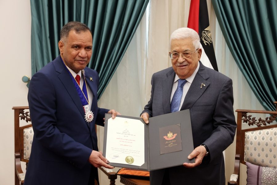 Palestinian President honours Omani Head of Mission Palestinian President honours Omani Head of Mission