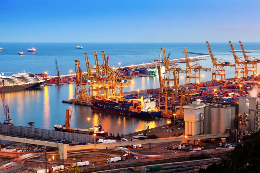 ميناء الصيد في الدقم صورة ليلية لميناء الصيد في الدقم