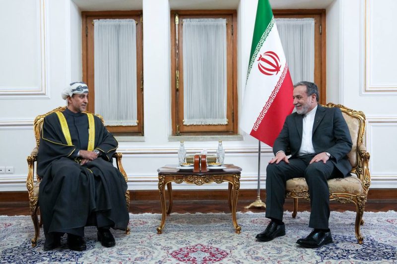 Oman’s Ambassador to Iran presents copy of his credentials to Foreign Minister