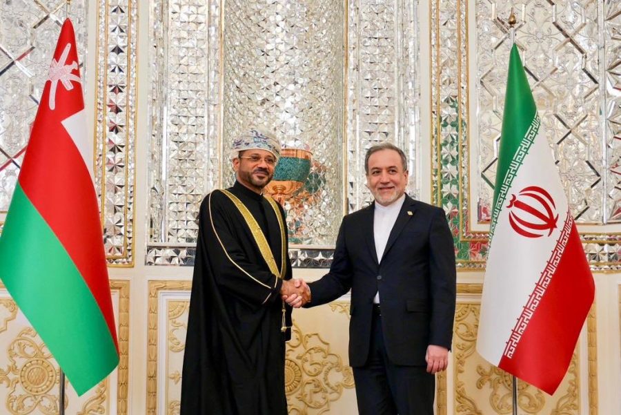 Minister holds official talks with his Iranian counterpart in Tehran