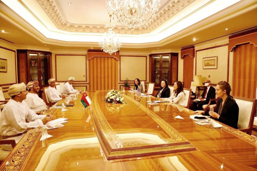 سعادة الشيخ وكيل وزارة الخارجية للشؤون الدبلوماسية يلتقي سعادة نائبة مساعد وزير الخزانة الأمريكي سعادة الشيخ وكيل وزارة الخارجية للشؤون الدبلوماسية يلتقي سعادة نائبة مساعد وزير الخزانة الأمريكي