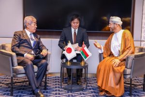وزير الخارجية ونظيره الياباني يعقدان اجتماعًا ثنائيًّا