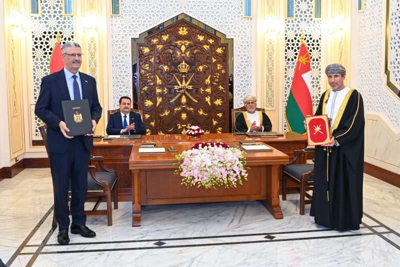 سلطنة عُمان وجمهوريّةُ العراق توقّعان على اتفاقيتين و24 مذكرة تفاهم في مختلف المجالات