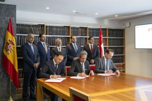 سلطنةُ عُمان وإسبانيا توقّعان 4 مذكّرات تفاهم في مختلف المجالات