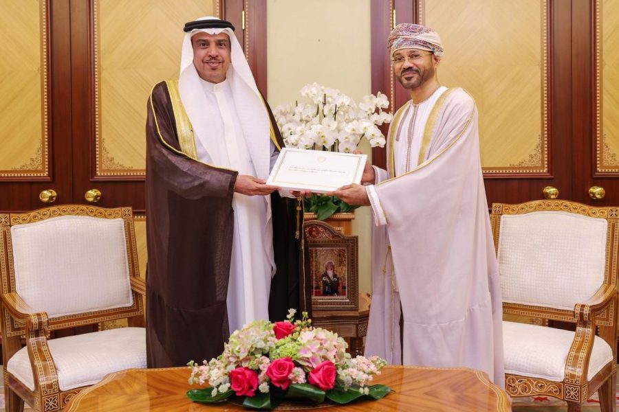 His Majesty receives a message from the King of Bahrain His Majesty receives a message from the King of Bahrain