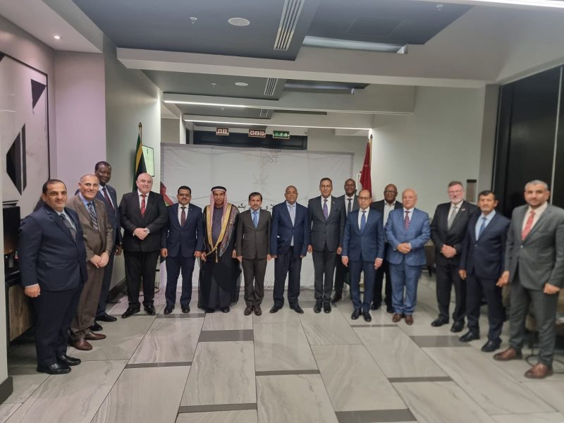 جنوب أفريقيا: سفارة سلطنة عمان تقيم مآدبة عشاء على شرف وفد كلية الدفاع الوطني