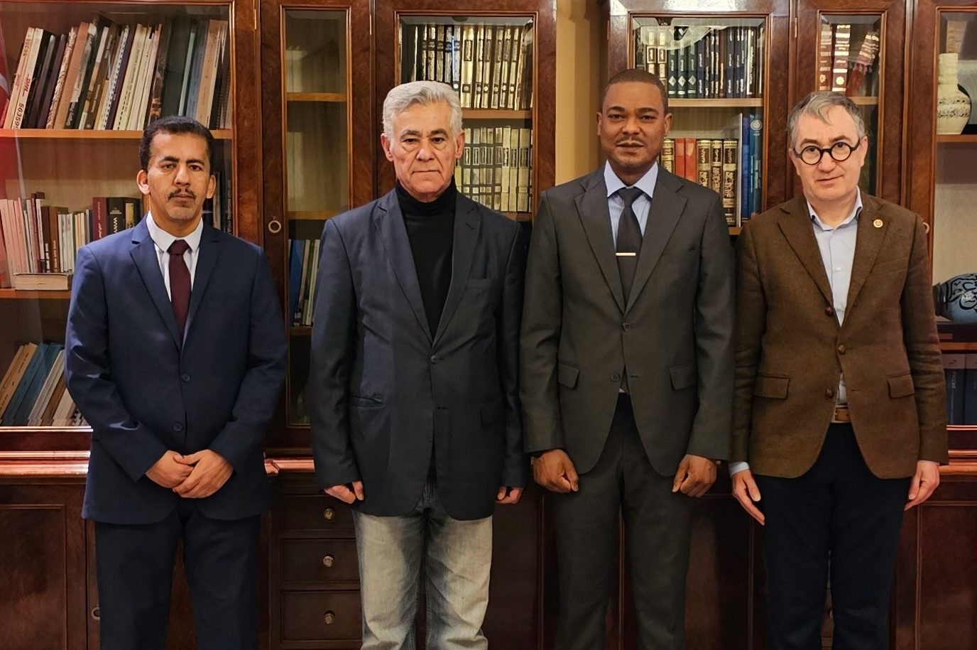 روسيا: السفير يستقبل عميد المعهد الروسي للفن المسرحي