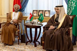 معالي السيد وزير الخارجية يبحث مع نظيره السعودي مستجدات الأوضاع في الجمهورية اليمنية