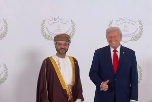 معالي السيد بدر بن حمد بن حمود البوسعيدي وزير الخارجية يترأّس وفد سلطنة عُمان المشارك في قمة شرم الشيخ للسلام