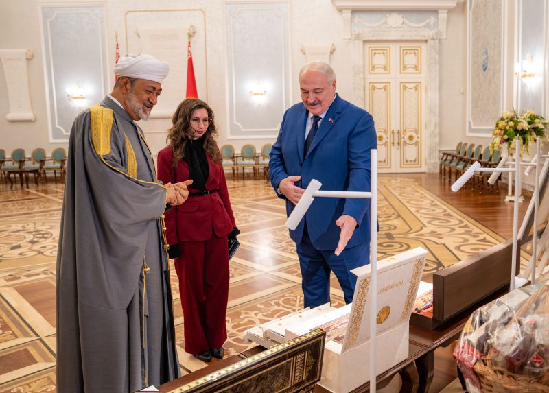 جلالةُ السُّلطان المعظم والرئيسُ البيلاروسي يشهدان التّوقيع على عددٍ من الاتفاقيات ومذكّرات التّفاهم والتّعاون